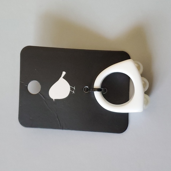 🎈3 FOR $10 RESIN RINGS - Picture 3 of 5